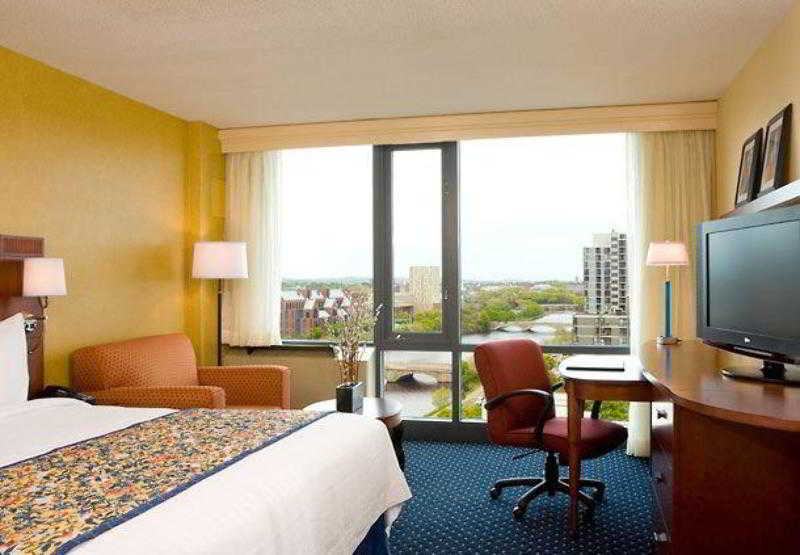 คอร์ตยาร์ด บอสตัน เคมบริดจ์ Hotel ภายนอก รูปภาพ